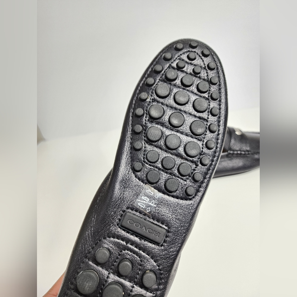 Coach - Picture 7 of 11